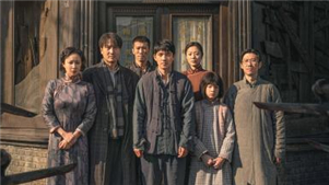 Bilheteria chinesa de julho ultrapassa US$ 555 milh?es, "Dead To Rights" lideraAté as 18h10 de quinta-feira (31), a bilheteria total da China no mês de julho ultrapassou 4 bilh?es de yuans (cerca de US$ 555,52 milh?es). 